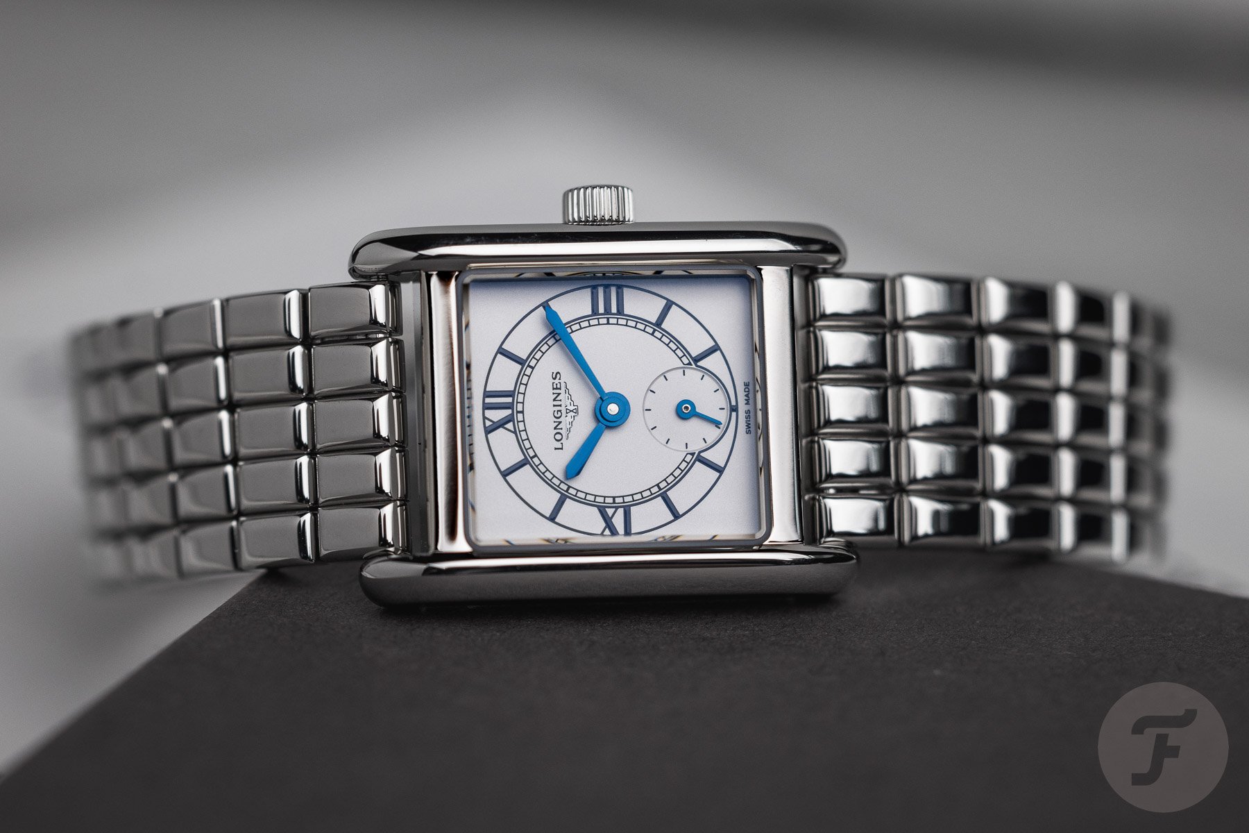 The Allure of Modern Elegance: Introducing the Longines Mini DolceVita